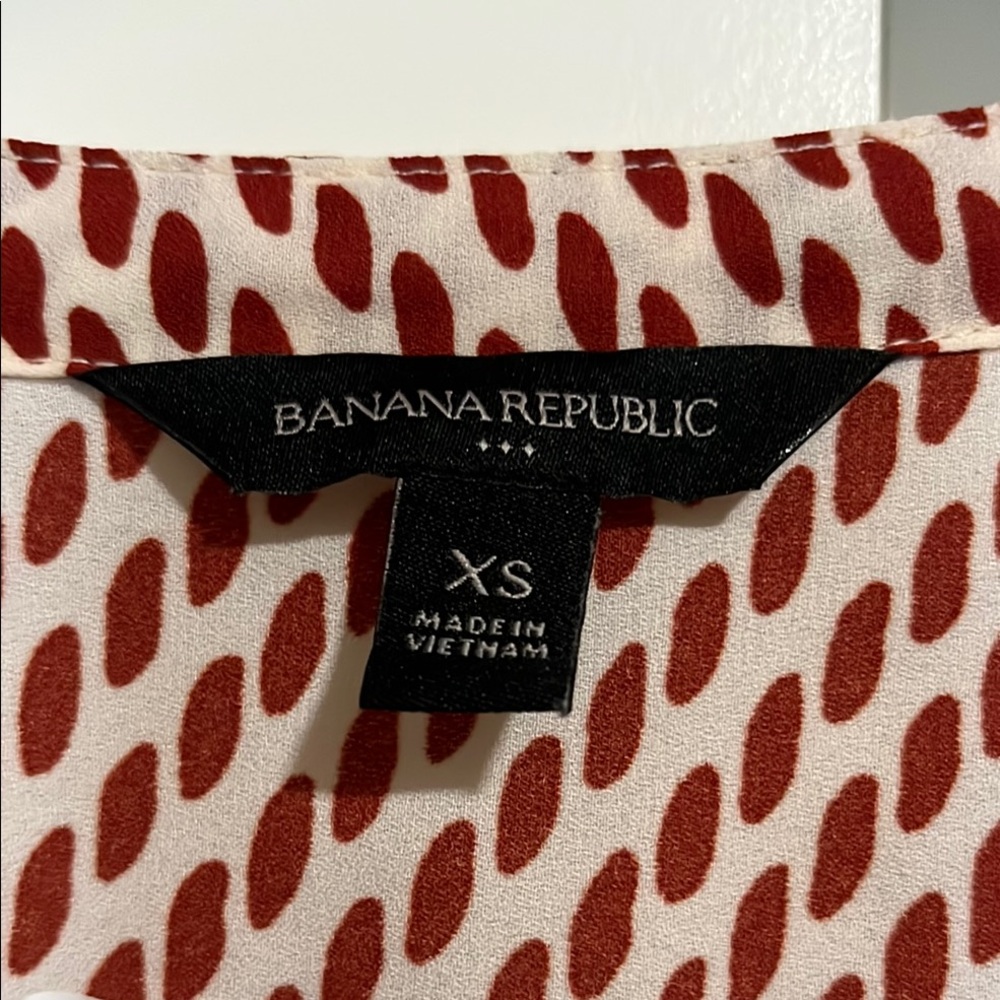 NWOT Banana Republic Asymmetrical Red and White Cap Sleeve Top - Picture 2 of 7